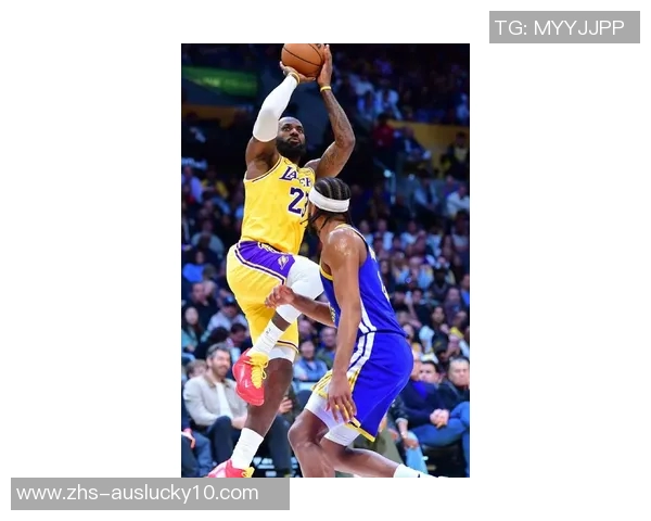 中国赛精彩对决勇士与湖人争锋相对球迷热情高涨期待激烈比赛 中国赛精彩对决勇士与湖人争锋相对球迷热情高涨期待激烈比赛